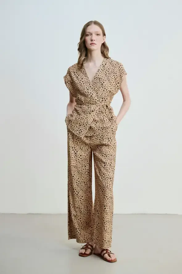 Beli İp Kemerli Anvelop Kesim Leopar Bluz - Camel - 2