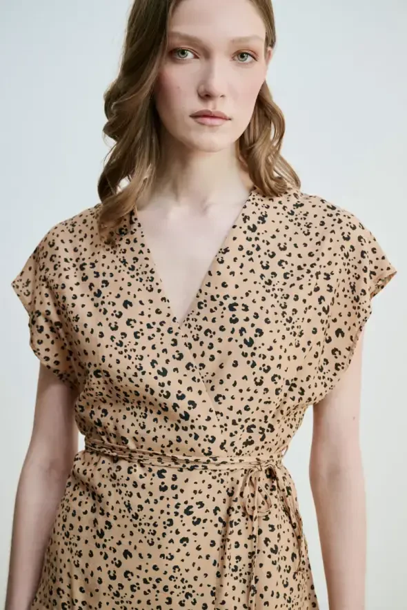 Beli İp Kemerli Anvelop Kesim Leopar Bluz - Camel - 3