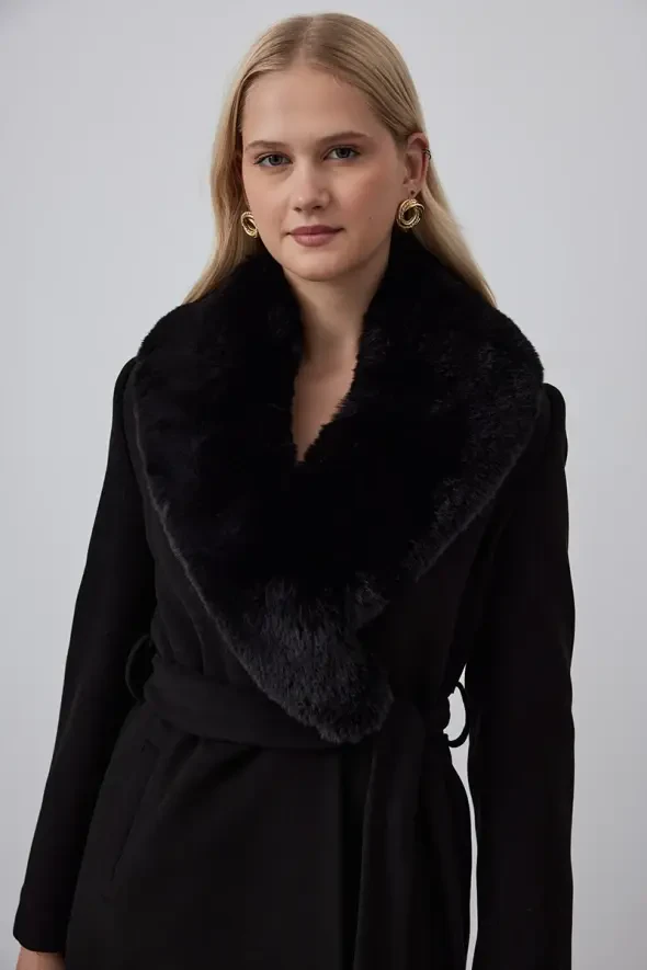 Cashmere Coat with Fur Collar - Black - 5