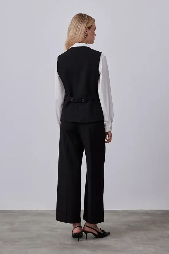 V-Neck Fabric Vest - Black - 6