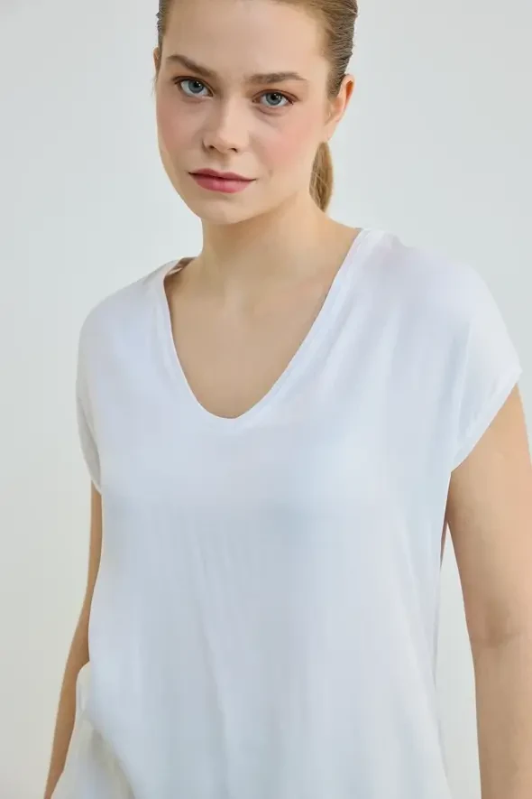V Yaka Önü Saten Tshirt - Beyaz - 3