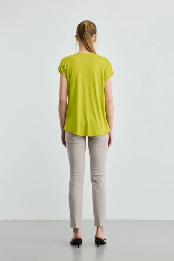 V Yaka Önü Saten Tshirt - Fıstık Yeşili - 3