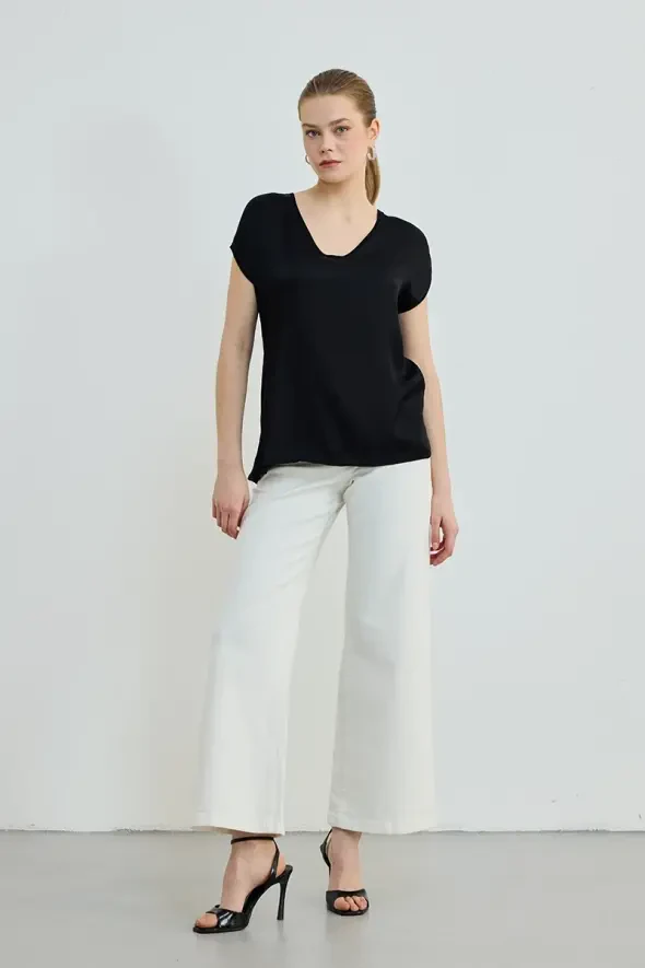 V Yaka Önü Saten Tshirt - Siyah - 2