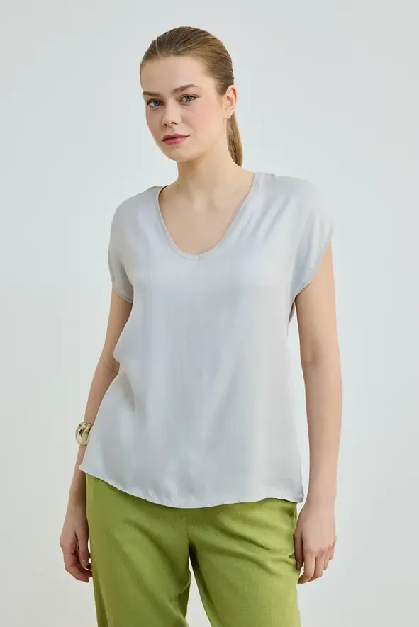 V Yaka Önü Saten Tshirt - Taş - 1